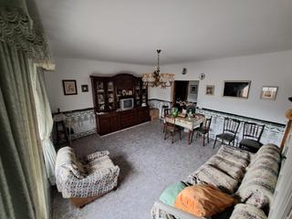 Dúplex  De la iglesia. Duplex en antas de 5 dormitorios y 2 baños