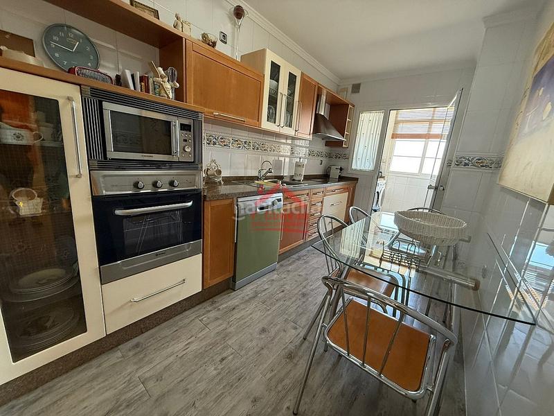 Foto 472d0d13-0ccb-4beb-b648-3595fdb98c17. Appartement mit parking pool in Centro Torre del Mar