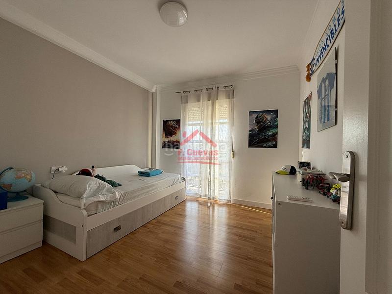 Foto 1d5917e9-447f-45fe-b3f7-b36ee5f84679. Casa  junto al paseo marítimo en Centro Torre del Mar