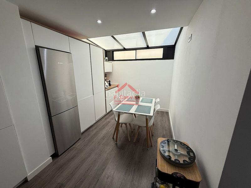 Foto 685046ea-e789-473c-a43b-33e9fb766e53. Casa  junto al paseo marítimo en Centro Torre del Mar