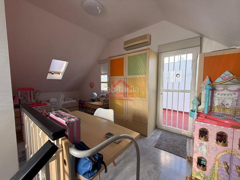 Foto 84c2d2c2-64d3-44e8-a978-1bc2e4f2f782. Casa  junto al paseo marítimo en Centro Torre del Mar
