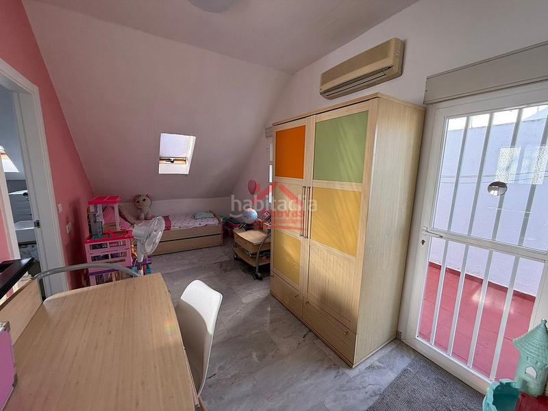Foto ac2e845e-b2ac-4589-84ab-f9e7d697bf4c. Casa  junto al paseo marítimo en Centro Torre del Mar
