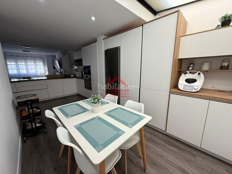 Foto f5423155-720c-4fb9-a6b3-2caa0a2c13ee. Casa  junto al paseo marítimo en Centro Torre del Mar