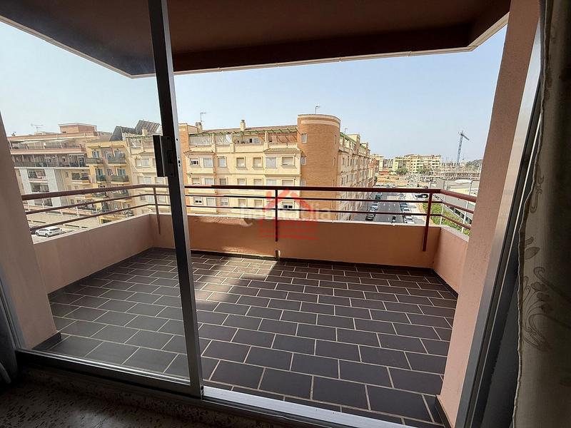 Foto 174c468b-88f8-427c-b927-d34ed17ca2f7. Piccolo appartamento con parcheggio piscina in Centro Torre del Mar