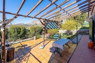 Casa en Alcaucín. Casa independiente en alcaucín