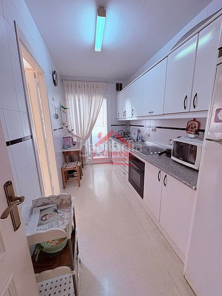 Foto 52c51878-453d-4280-aa02-ef3e3bdb9629. Apartament amb calefacció aparcament piscina a Paseo Marítimo de Levante Torre del Mar