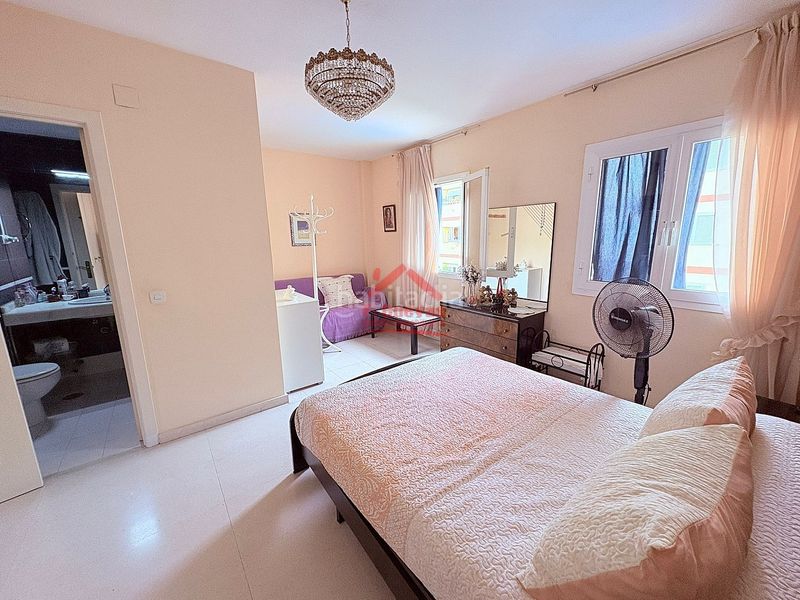Foto 7204da90-f631-4e71-8606-8fc057533765. Apartament amb calefacció aparcament piscina a Paseo Marítimo de Levante Torre del Mar