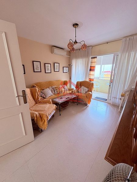 Foto 89917f88-8df3-43ed-94c0-0520bebeca5a. Apartament amb calefacció aparcament piscina a Paseo Marítimo de Levante Torre del Mar