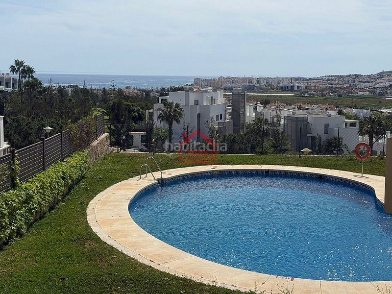 Foto 412a72cc-4e9b-4ce5-9b6c-e5f0cff97368. Apartament amb calefacció piscina a El Limonar Vélez - Málaga