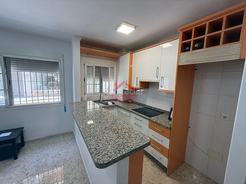 Foto de4e8fab-3e75-4e25-b8a5-0808ae890c7d. Planta baixa a Centro Torre del Mar