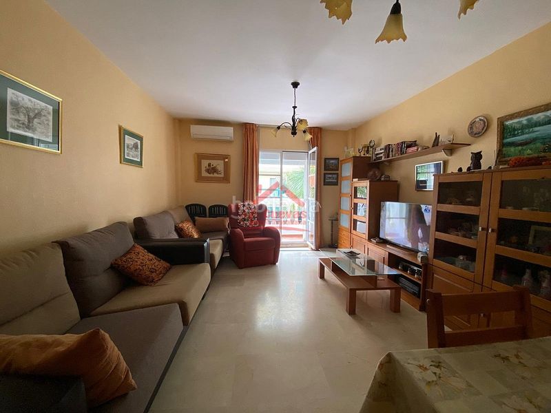 Foto f9a2cf48-6dd8-447f-b444-7c43a67714f9. Duplex con riscaldamento in Centro Torre del Mar