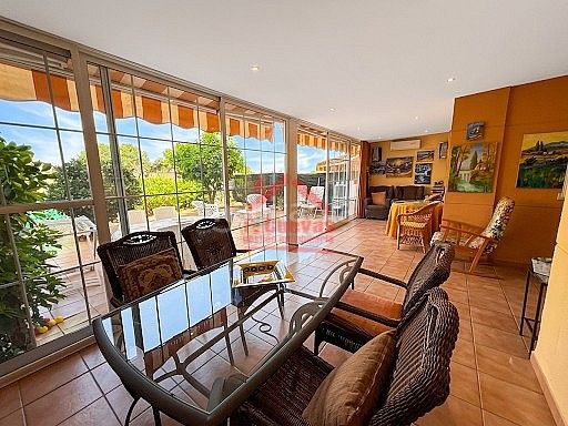 Foto b0927500-e9f0-45f0-96bc-1881c7773cd5. Ground floor with parking pool in Centro Torre del Mar