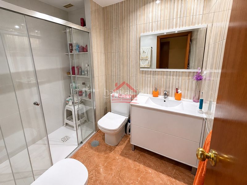Foto f601af38-d18c-44da-97be-2259fab56cd8. Ground floor with parking pool in Centro Torre del Mar