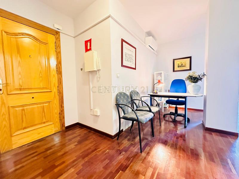 Foto 449b77da-d9a5-4f78-9ef2-35eedaa4b797. Ufficio in gardenias 5 in Pabellón - Estación - El Corte Inglés Ejido (El)