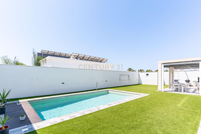 Foto 110f322d-f8a2-49d9-a946-e37e16bc82c2. Casa in Almerimar in Almerimar Ejido (El)