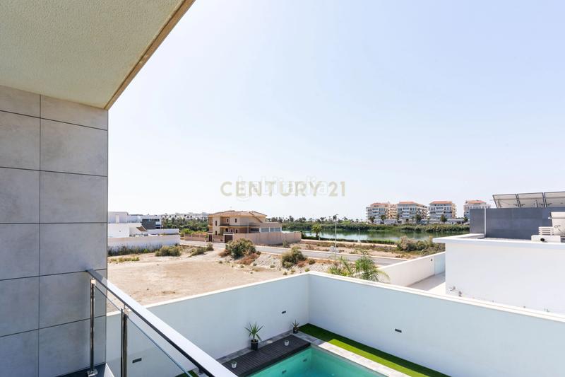 Foto d17f7524-a688-4e0e-bc81-02d696ebf1c9. Casa in Almerimar in Almerimar Ejido (El)