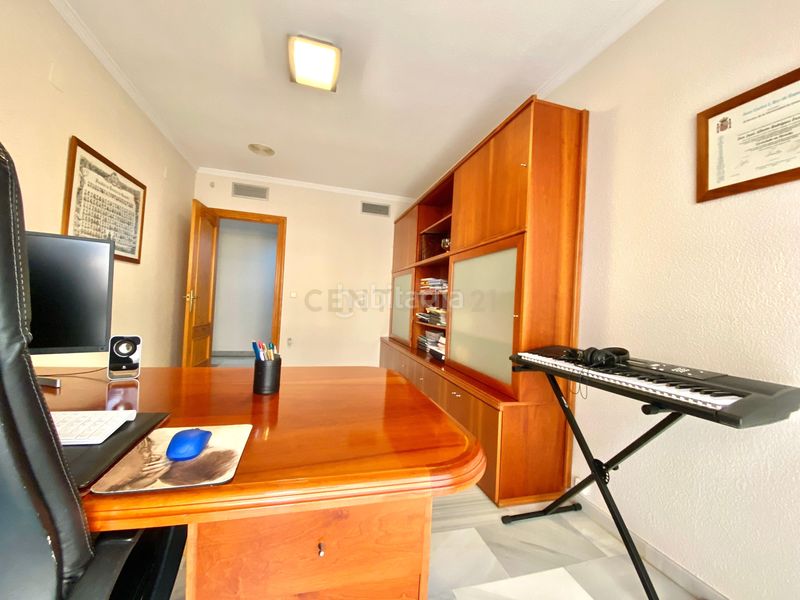 Foto 2ffcb124-153c-4e32-bbfb-7aabb3f81701. Pis amb aparcament a Ejido centro Ejido (El)