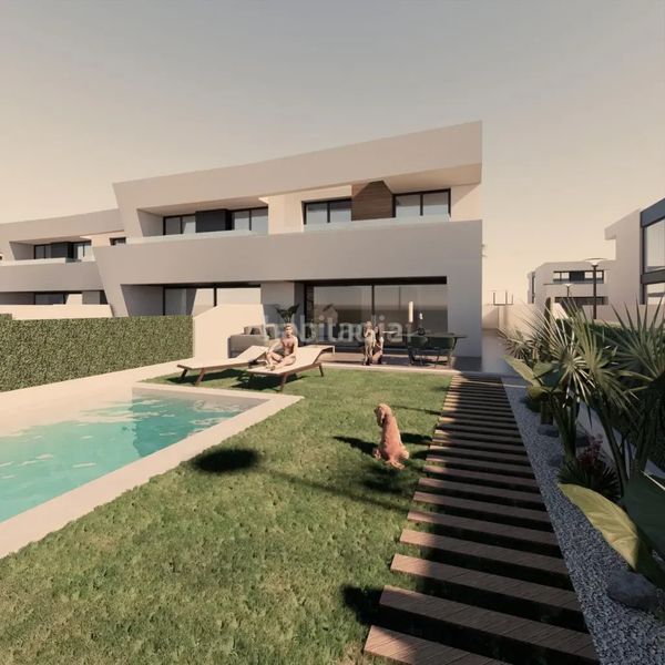 Foto f9b3fa9c-d5bb-4f73-a705-b686156b19fe. Casa adossada a cl. pleamar a Almerimar Ejido (El)