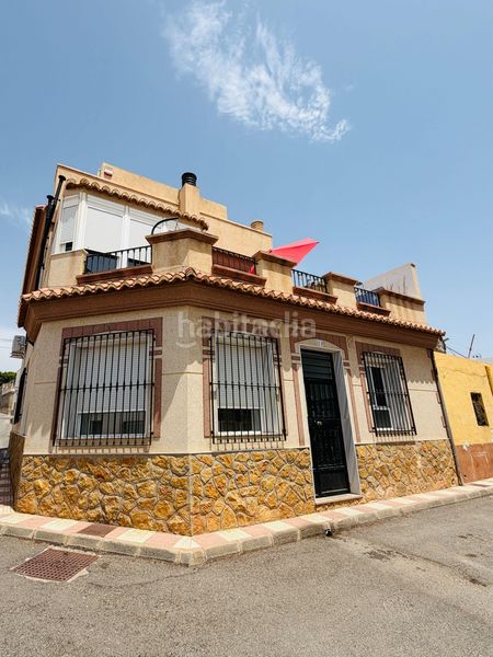 Foto 6349b6a3-4720-40c7-8106-a31a7763d9fe. Casa amb piscina a Adra