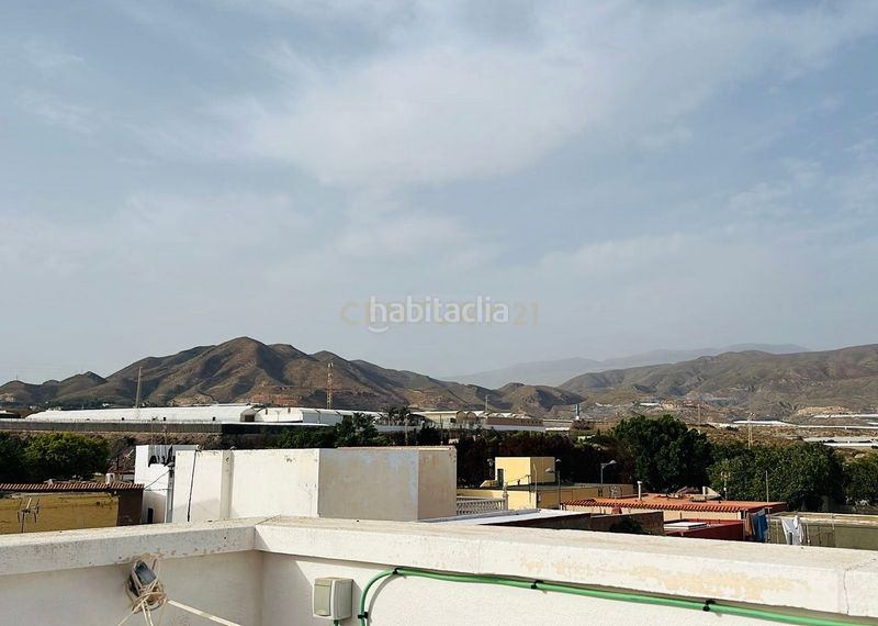 Foto e722eb07-c127-47ff-a11f-b8845334c20c. Casa amb piscina a Adra