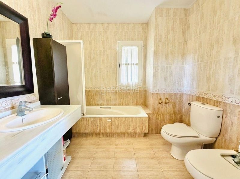 Foto d017496d-f9ab-404c-8f6e-4f092d2d1782. Casa adossada a Almerimar Ejido (El)