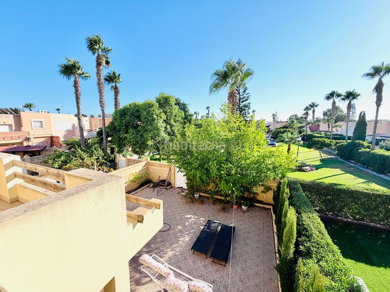Foto ffb77090-76a9-4b8c-9efe-604a757c3221. Casa adossada a Almerimar Ejido (El)