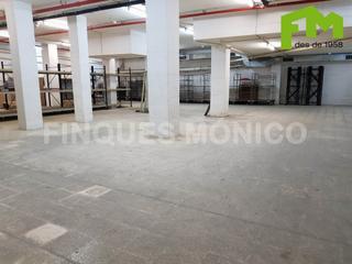 Local commercial à Dreta de l´Eixample. Local único por su inmejorable ubicación y sus grandes dimension