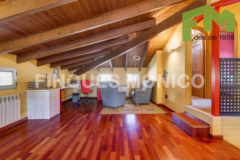 Foto ae044baa-bd45-4fc4-9438-f881efb3aa61. Casa amb calefacció aparcament piscina a Teià