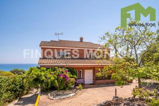 Casa  Carrer migjorn. Casa independiente con espectaculares vistas al mar y parcela pl