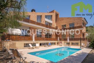 Casa a Vallromanes. Impresionante casa independiente de lujo en vallromanes  650 m,