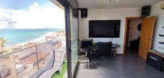 Pis a Montgat. Piso de gran potencial con vistas infinitas al mar