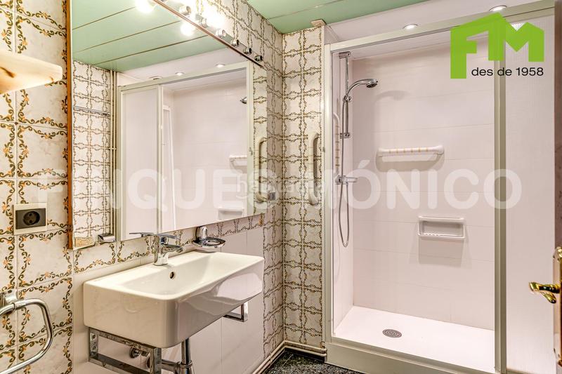 Foto 1159f61c-f79e-4e4c-aa8b-b918f83a1cbc. Pis amb calefacció aparcament a Sant Gervasi - Galvany Barcelona