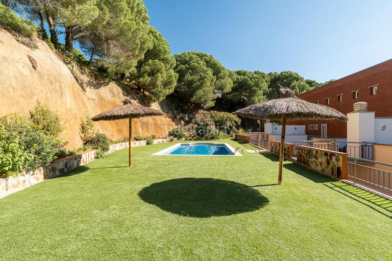 Foto fffc36e6-30a5-4e98-b00a-e6418e7c3c37. Reihenhaus mit heizung pool in Teià