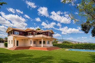 Haus in Bellresguard-Can Teixidó. Villa con gran potencial de reforma de alto standing