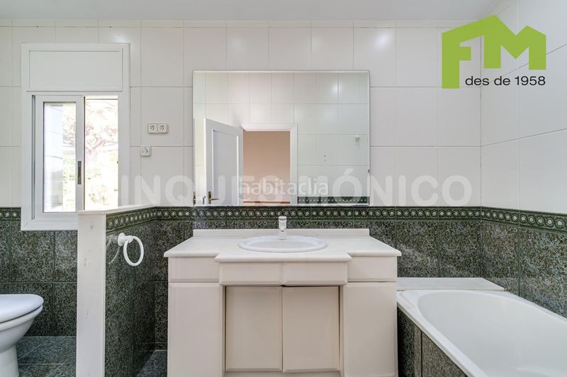 Foto 7a1c229a-5a1a-4841-9470-604c914b06a9. Casa amb calefacció aparcament piscina a Bellresguard-Can Teixidó Masnou (El)