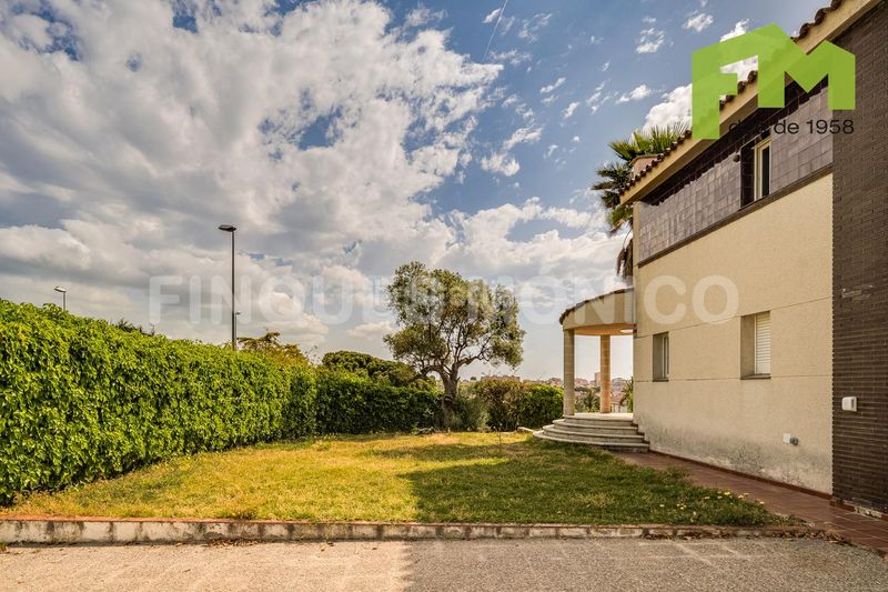 Foto ad61e03d-0027-4b3f-9010-70dd426d9853. Casa amb calefacció aparcament piscina a Bellresguard-Can Teixidó Masnou (El)