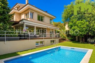 Haus in Teià. Exclusividad, amplitud, y luminosidad en una espectacular casa r
