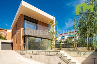 Casa  Calle bonavista. Vivienda unifamiliar completamente finalizada