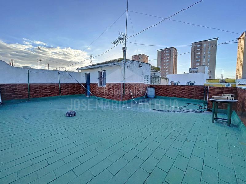 Foto dbc9069c-cd41-47ab-a34b-6731ff683d3b. Casa con riscaldamento in Chapín - Campus Universitario - Navinco Jerez de la Frontera