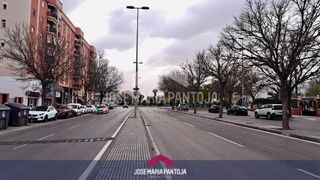Geschäftsraum in El Rocío - La Milagrosa. Local comercial en alquiler en avda. de arcos