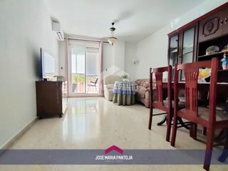 Appartement à Madre de Dios. Piso de 3 dormitorios con balcón y ascensor en pleno centro de j