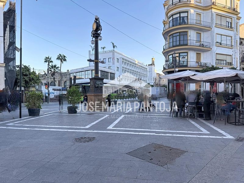 Foto 4f526adf-af99-4006-8775-91e92ce80ad9. Pis a Centro Jerez de la Frontera