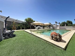 Xalet a Parque Atlántico - Ronda este. Finca de recreo y chalet