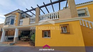 Chalet in Parque Atlántico - Ronda este. Chalet  independiente en lomopardo