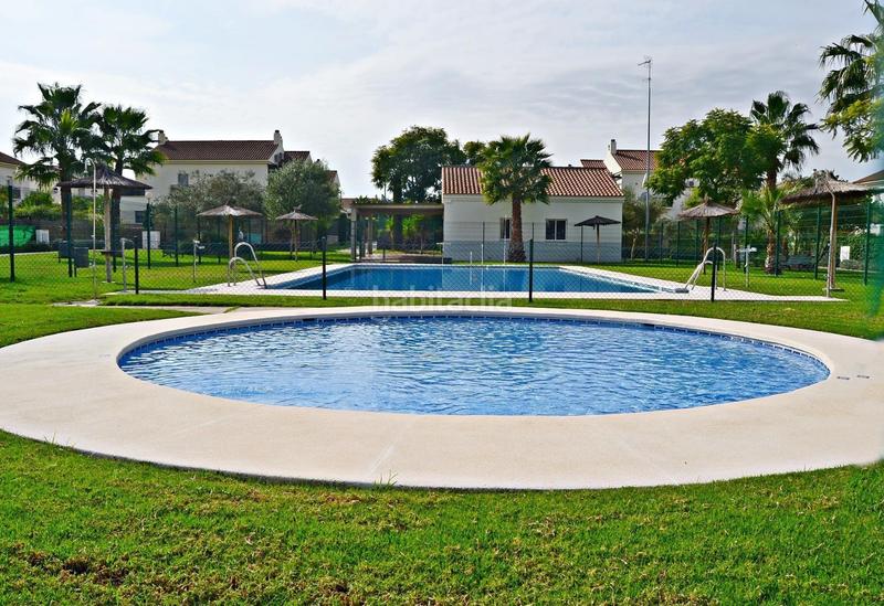Foto 20389b8a-e0b8-4ed2-a740-628404ff0636. Casa pareada pareado en el campo de golf en Puertas del sur - Guadabajaque Jerez de la Frontera