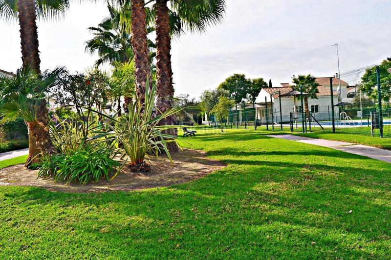 Foto 84825938-75a7-4a62-8fe0-c5d5c295ce73. Casa pareada pareado en el campo de golf en Puertas del sur - Guadabajaque Jerez de la Frontera