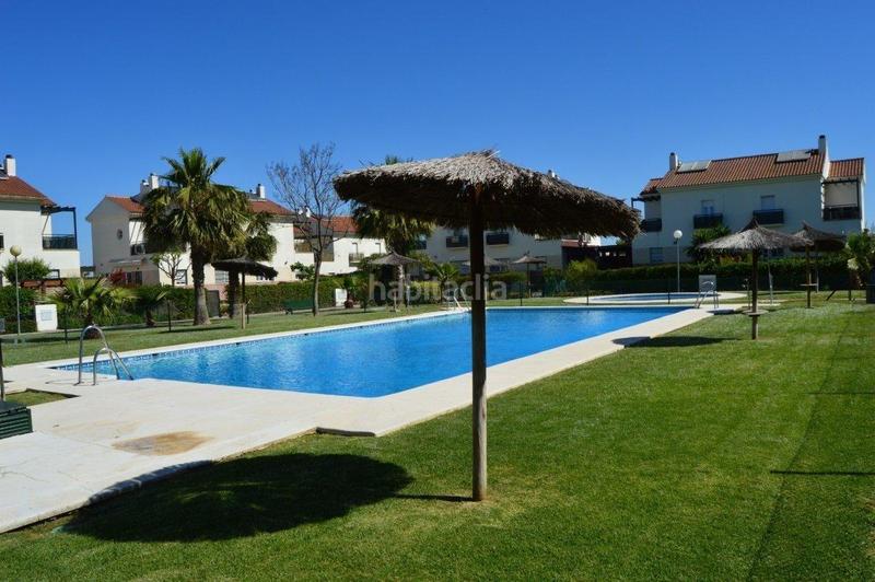 Foto 8ed24cc8-3eaa-4c01-a12f-c83f80889c42. Casa pareada pareado en el campo de golf en Puertas del sur - Guadabajaque Jerez de la Frontera