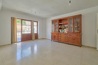 Etagenwohnung in Centro. Piso de 4 dormitorios en calle torneria