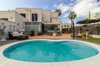 Casa aparellada a Montealto. Chalet en los altos de croft