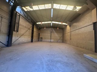 Fabrikhalle in Picadueñas. Se vende nave industrial en poligono ronda oeste